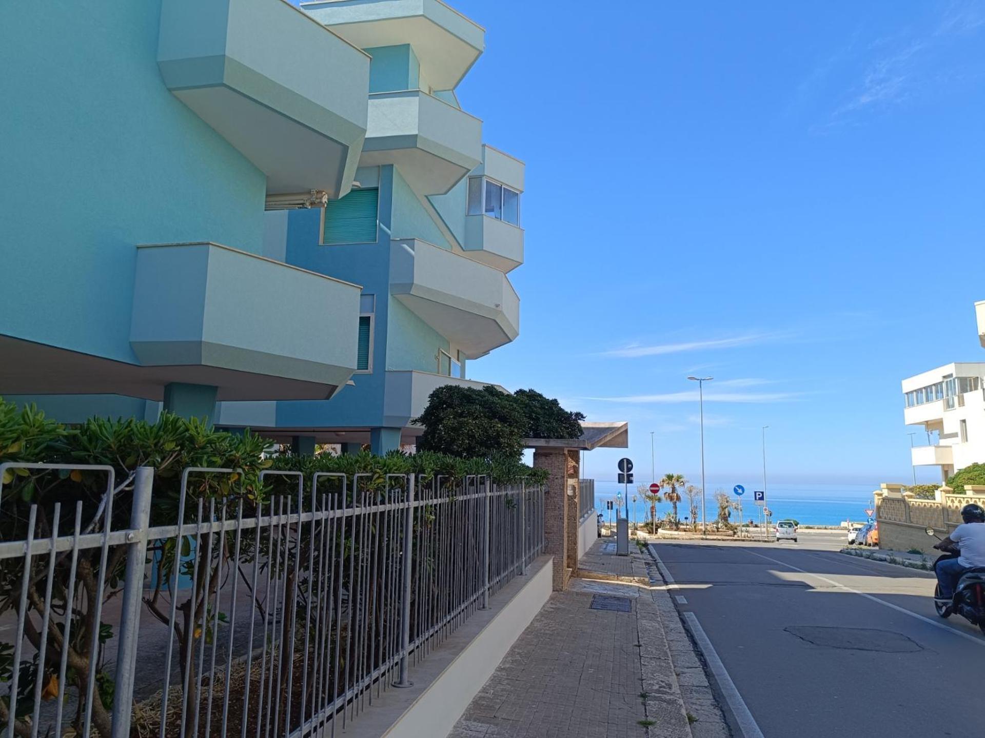 B&B Delfis Gallipoli Bagian luar foto